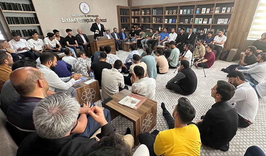 Başkan Yardımcısı İşliyen, Gaziantep’te gençlerle buluştu