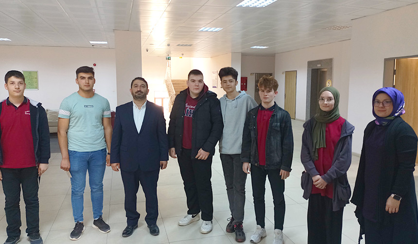 İvrindi’de bilgi yarışmasında dereceye girenler ödüllendirildi