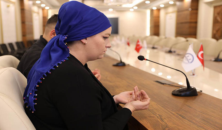 Alman Jessica Müslüman oldu – Diyanet Haber