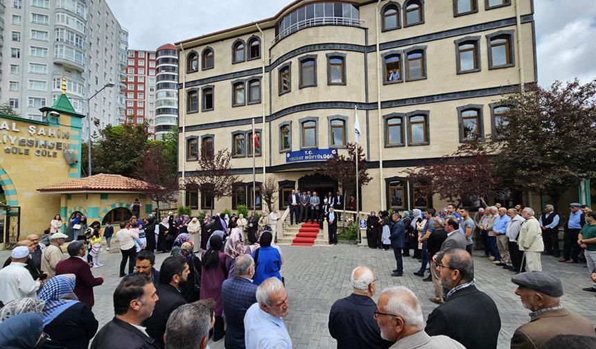 Son hacı adayı kafilesi uğurlandı