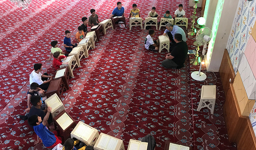 Sarıgül: Çocuklarımızı cami ve kurslarımıza davet ediyoruz
