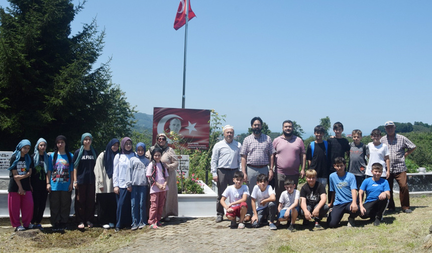 Giresun Müftülüğü
15 Temmuz şehidi kabri başında dualarla anıldı
