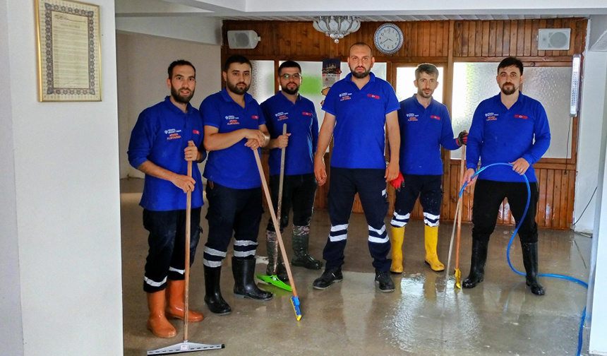 Bartın’da selde zarar gören camiler temizleniyor