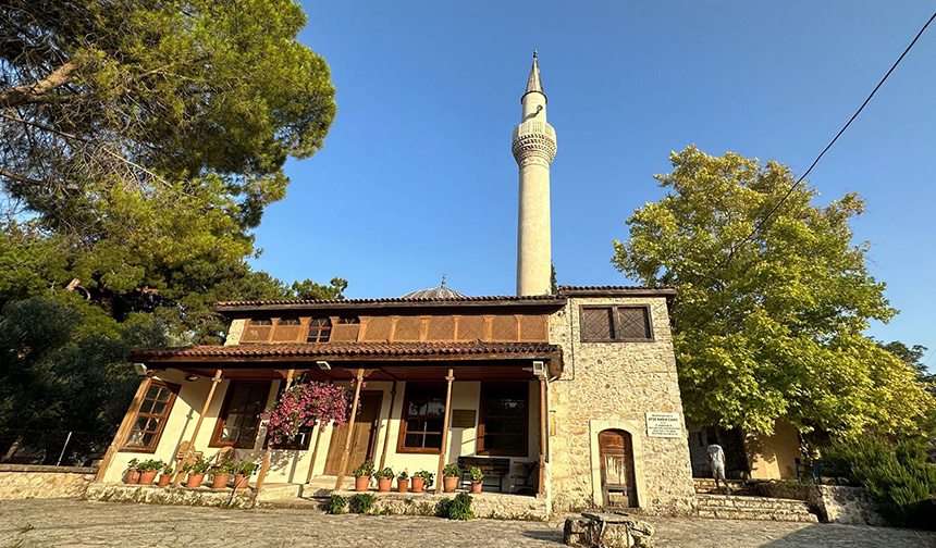 Bir genç kızın vasiyeti üzerine inşa edilen cami: Ayşe Kadın Camii