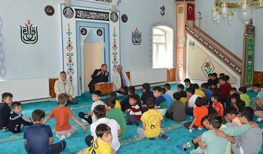 Yaz Kur’an kursu öğrencilerine farkındalık seminerleri
