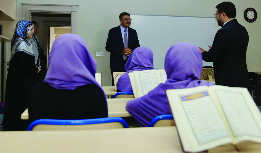Vali Çelik, Kur’an kursu öğrencilerini ziyaret etti