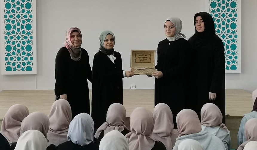 Çorum’da lise öğrencisi, 8 ayda hafız oldu