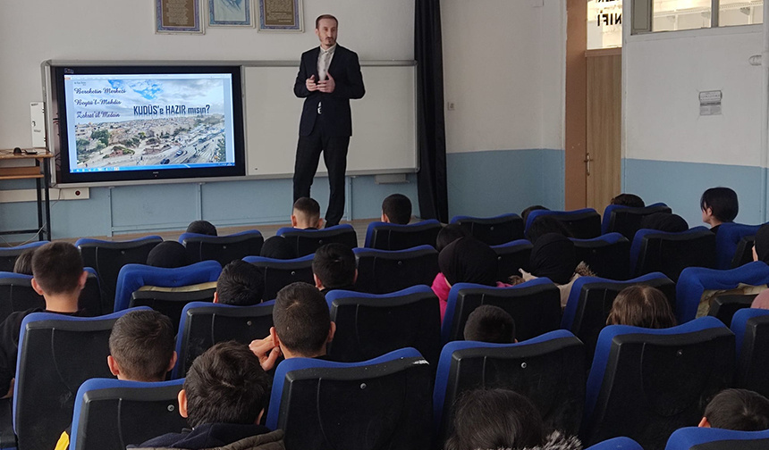Lise ve ortaokul öğrencilerine “Kudüs Bilinci” konferansı