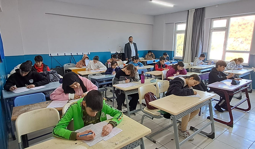 Kemer’de “Peygamberimi Tanıyorum Siyer-i Nebi Bilgi Yarışması” düzenlendi