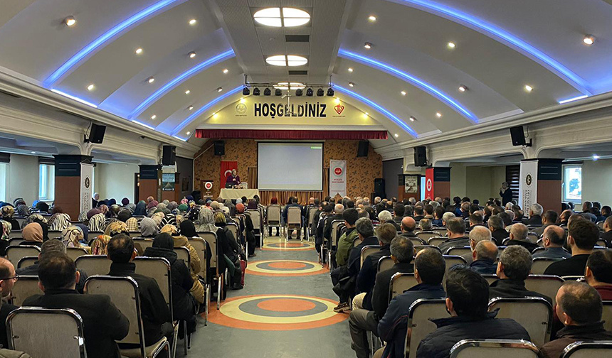Düzce’de “Değerleriyle Güçlü Ailem” konferansı verildi