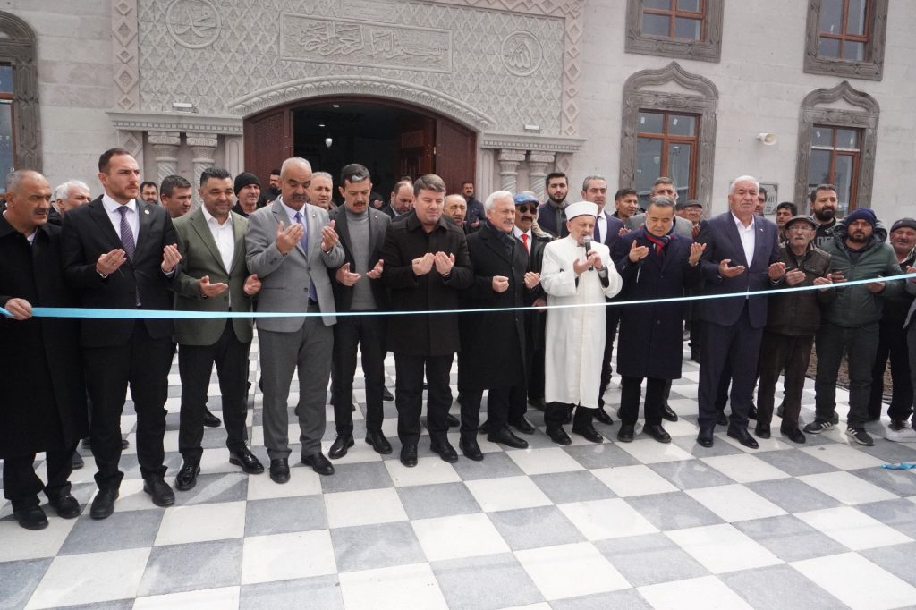 Aksaray Hanifi Dinç Cami dualarla açıldı