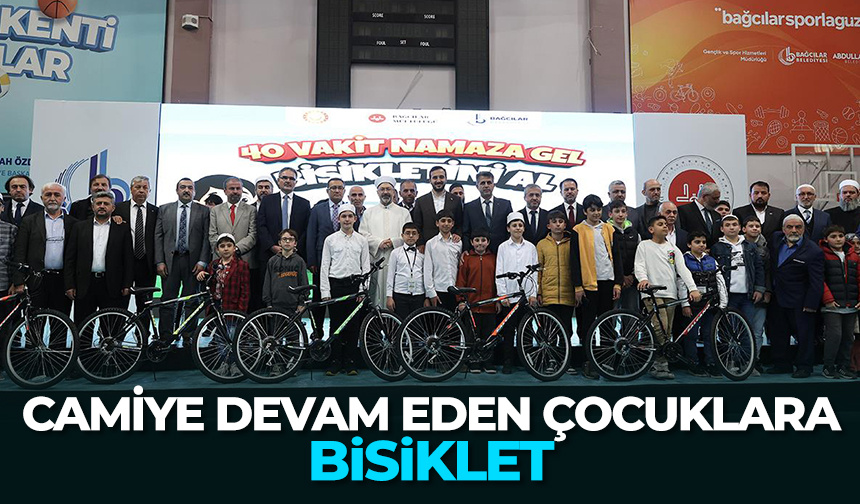 Camiye devam eden çocuklara bisiklet