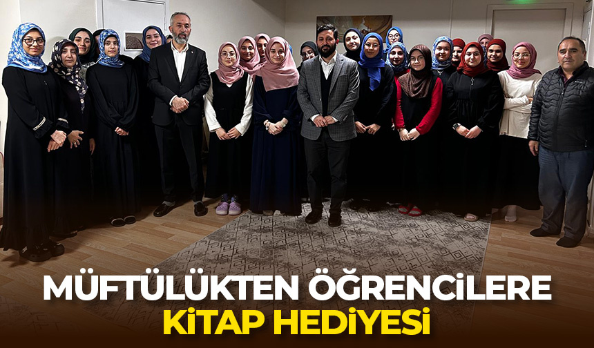 Müftülükten öğrencilere kitap hediyesi – Diyanet Haber