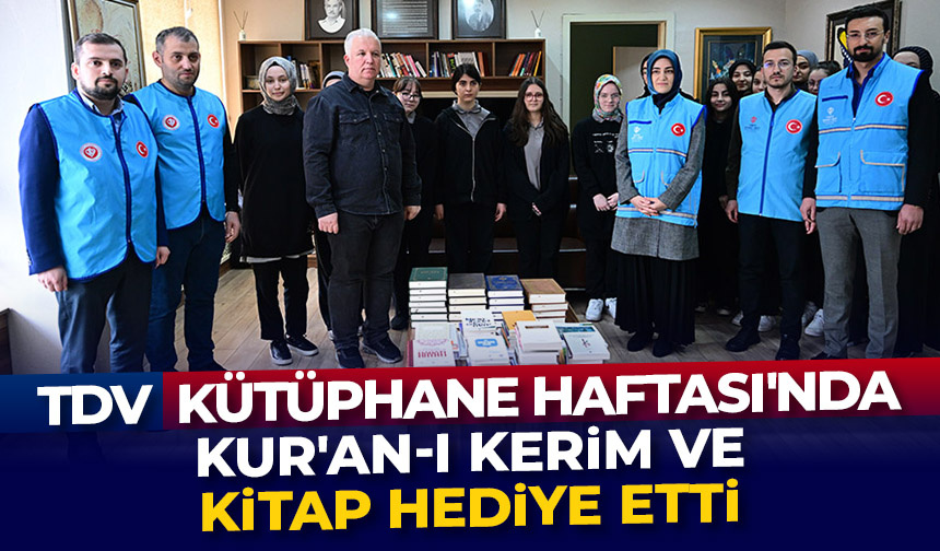 Türkiye Diyanet Vakfı, Kütüphane Haftası’nda bir okula dini kitaplar hediye etti