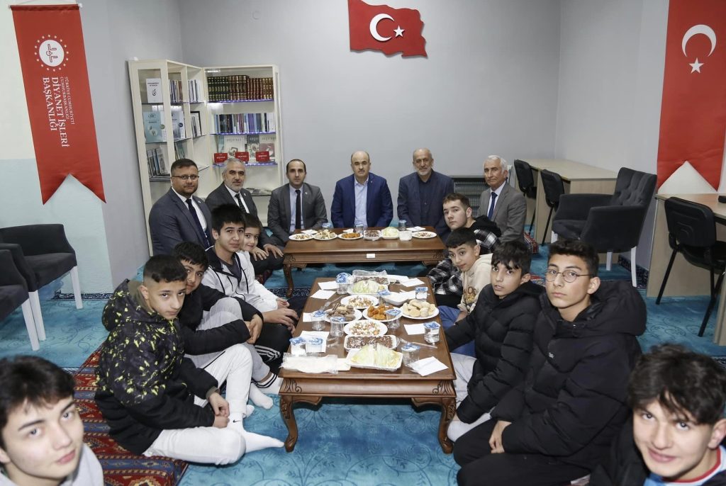 Vali Dağlı, İskilip Diyanet Gençlik ile bir araya geldi