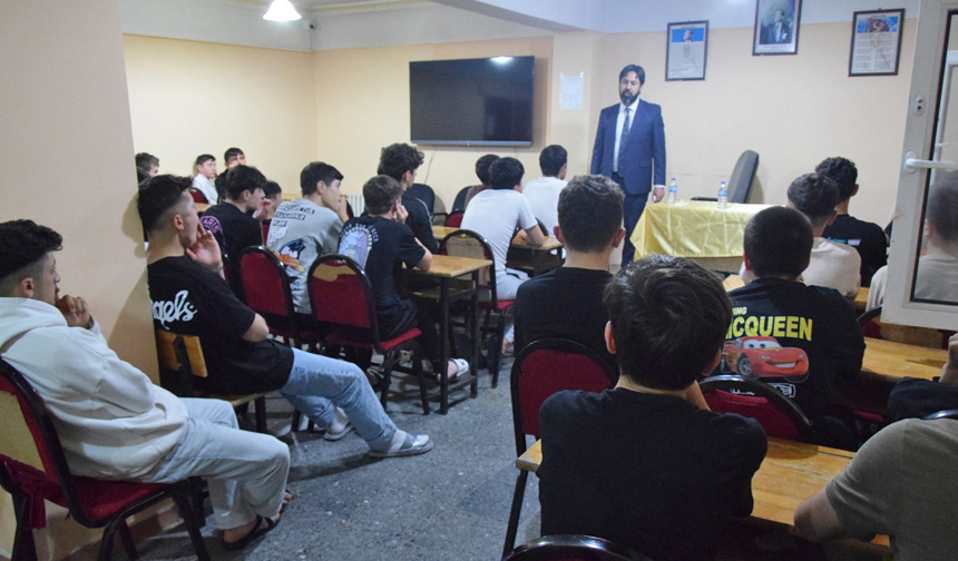 Müftü Gülbe, öğrencilerle bir araya geldi