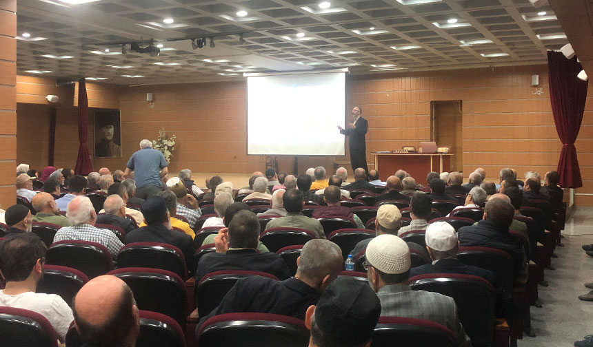 Pendik’te hacı adaylarına eğitim verildi