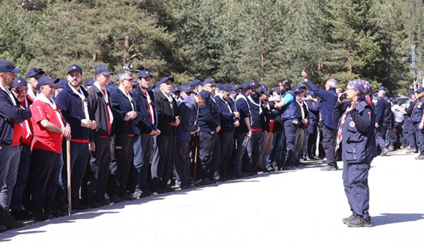 Diyanet personeli Bolu’da izci liderliği eğitimi aldı