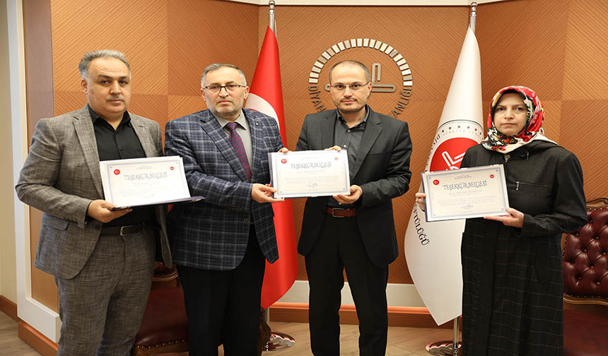 Dereceye giren proje sahibi din görevlileri ödüllendirildi