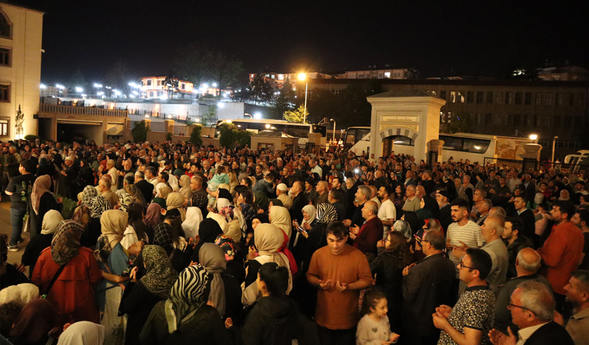 Kırıkkale’de ilk hacı kafilesi dualarla uğurlandı