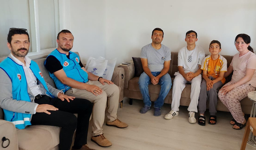 TDV’den evi yanan aileye destek