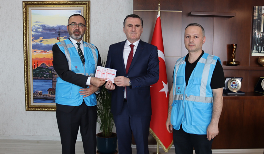 Pendik Kaymakamı Yıldız, kurbanını TDV’ye emanet etti