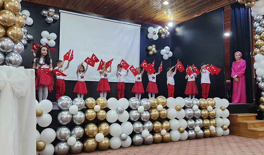 Sandallar 4-6 Yaş Kur’an Kursu’nda yıl sonu heyecanı