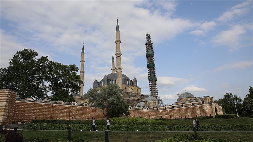 Selimiye Camii’nde dış cephe taş onarımlarında sona gelindi