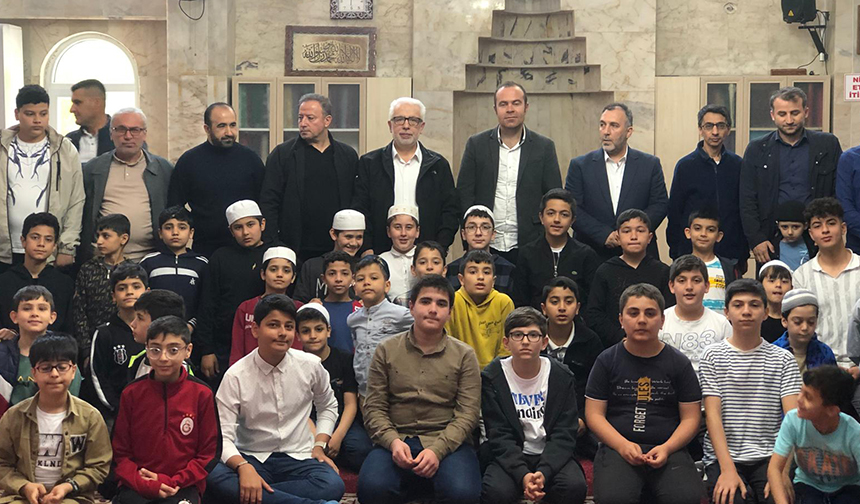Siirt’te “Camiye Namaza Gel, Hadisleri Topla Büyük Ödülü Kazan Projesi” tamamlandı