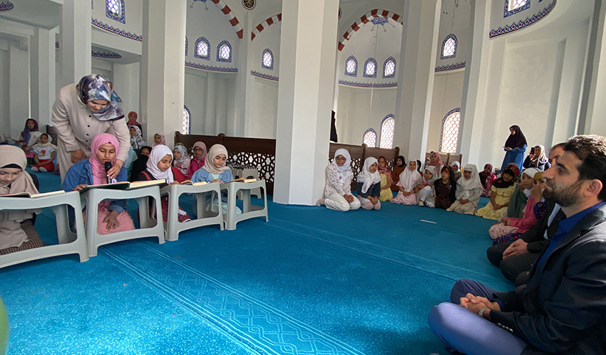 Tuşba’da miniklere Kur’an’a geçiyorum programı düzenlendi