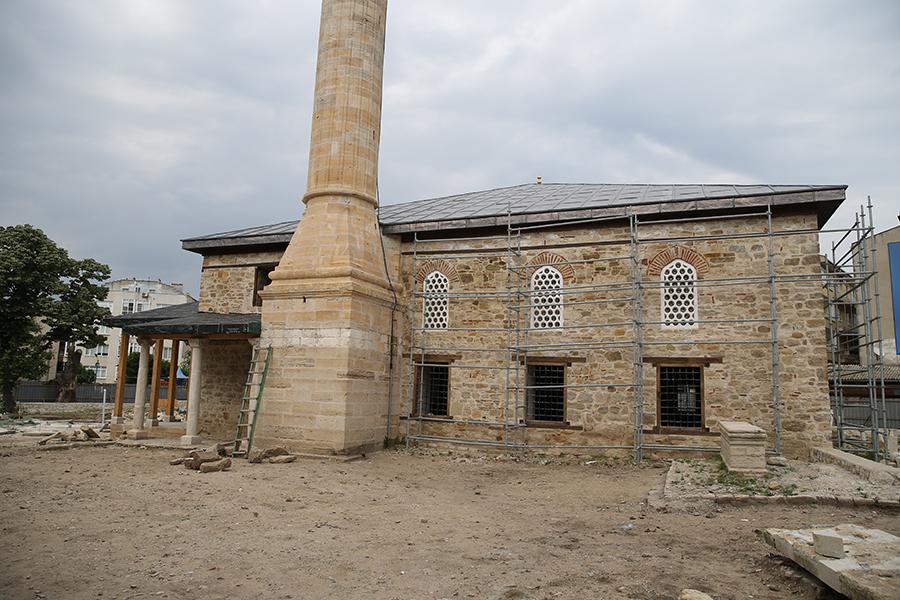 Edirne’de onarımı süren Muradiye Camii’nin temel ve duvarları güçlendirildi