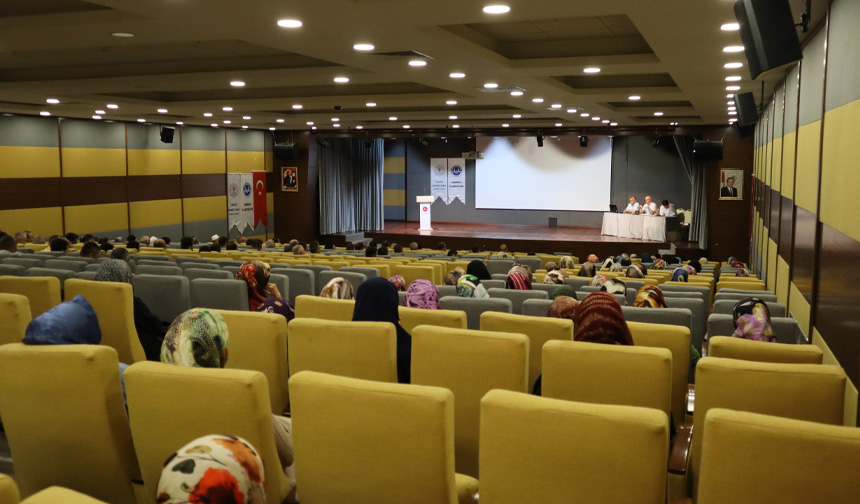 Kırıkkale’de ‘Bir Yetime Aile Olmak’ konulu panel düzenlendi