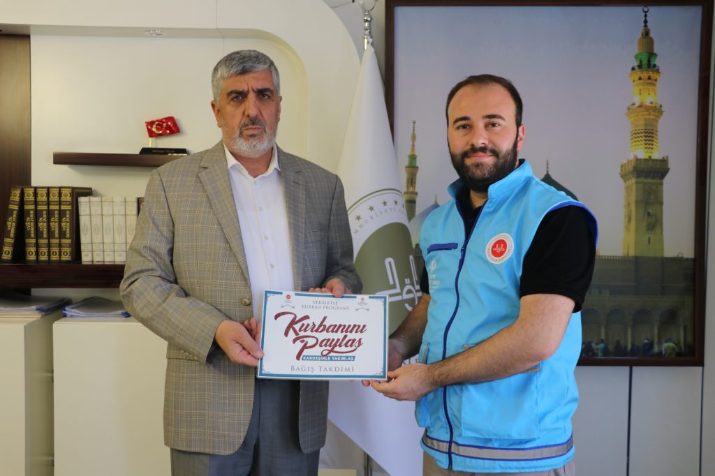 Şanlıurfa Müftüsü Tolan, Kurbanını TDV’ye verdi
