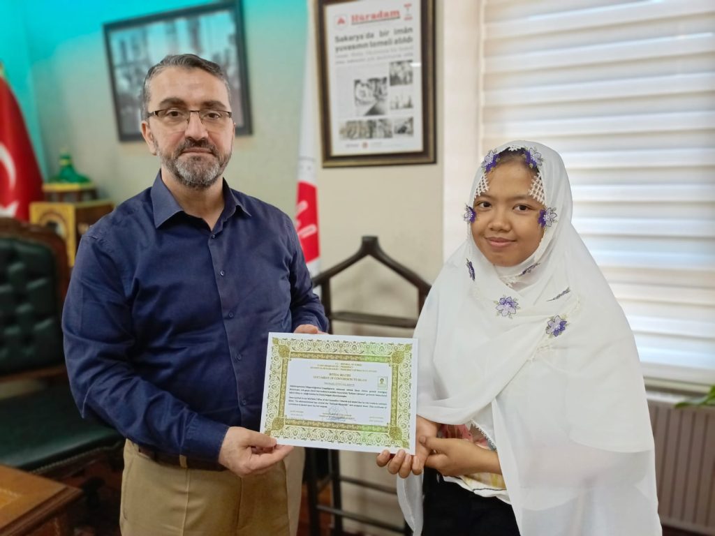 Endonezyalı Kadın Sakarya’da Müslüman oldu