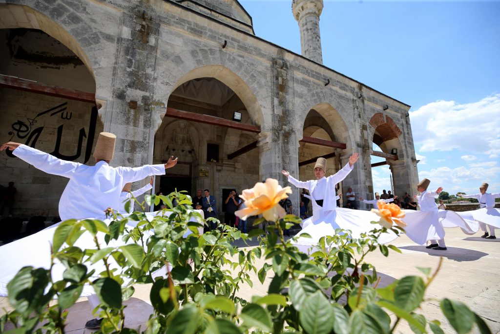 Edirneli semazenler Muradiye Camii avlusunda sema edecek