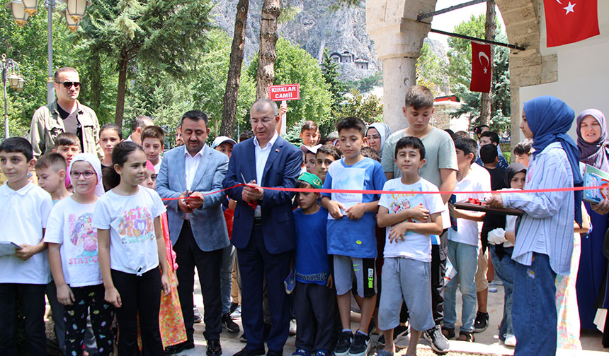 Amasya’da “İnternetten Uzağım, Cami ve Kitaptır Sığınağım” projesi başlatıldı