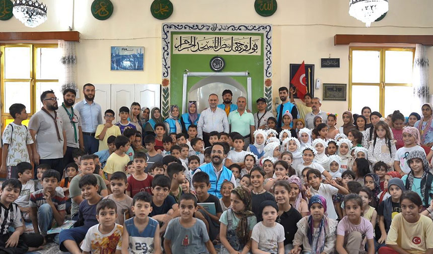 Adana’da Yaz Kur’an Kursu öğrencilerine döner ikram edildi