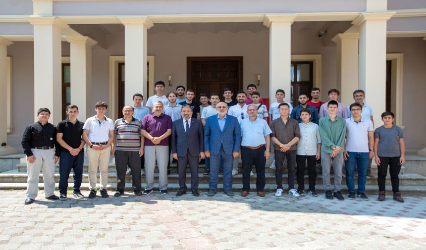 Gençlerden İstanbul Müftüsü Arpaguş’a ziyaret