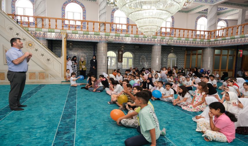 Müftü Öztürk: Camiler çocuklarla güzel