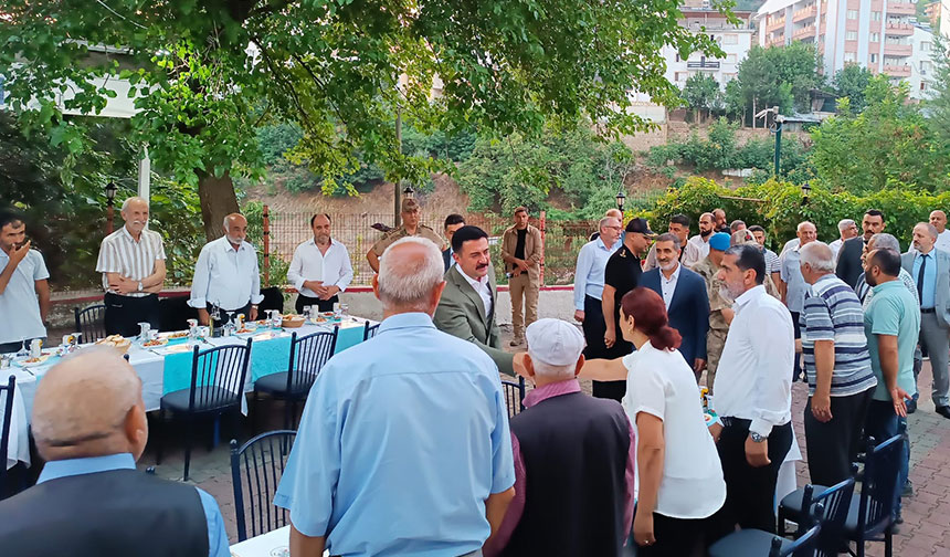 Tunceli’de Muharrem lokması pay edildi