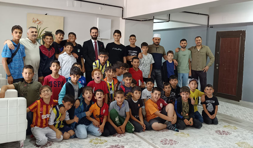 Yaz Kur’an kurslarında “kitap okuma farkındalık etkinliği”