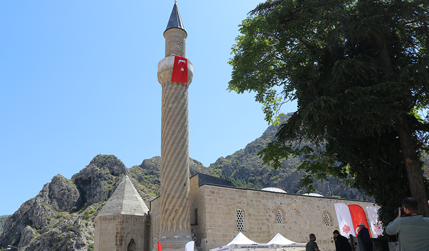 Burmalı Minare Camii cemaatine kavuştu