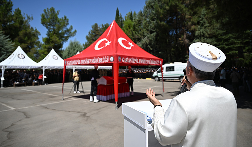 Gaziantep’te eğitim sırasında şehit olan polis memuru Kuzkun toprağa verildi