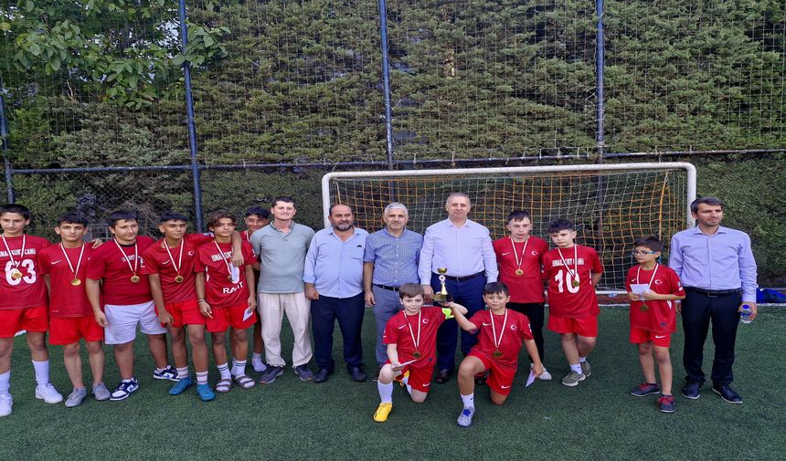 Kadıköy’de Yaz Kur’an Kursları futbol turnuvası sona erdi