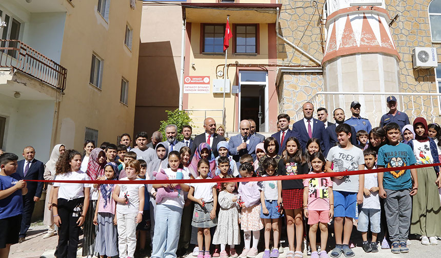 Ortaköy Diyanet Gençlik Merkezi açıldı