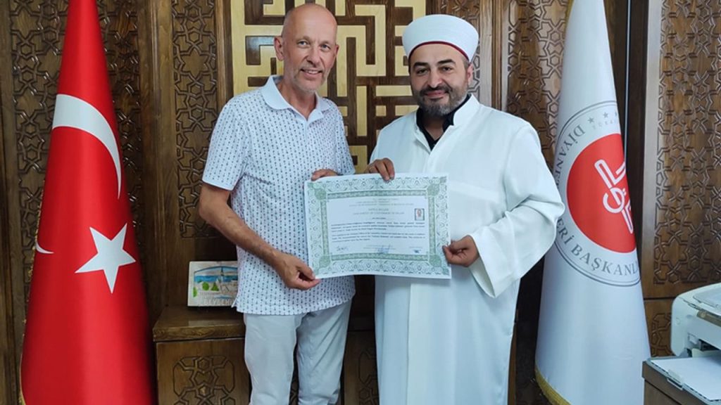 Norveçli iki vatandaş, Beyşehir’de Müslüman oldu
