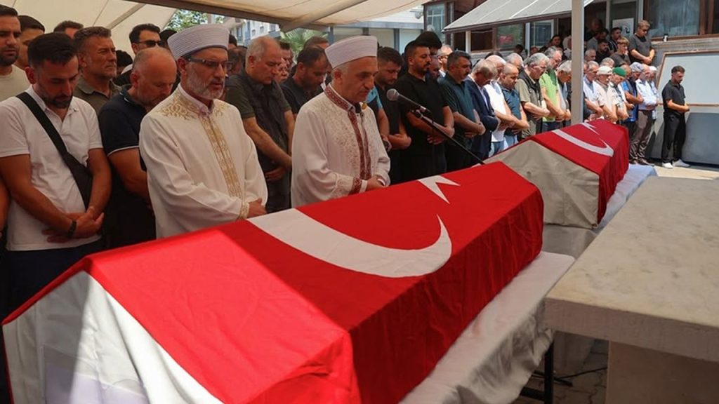 Gürsu, şehitlerini ebediyete uğurladı