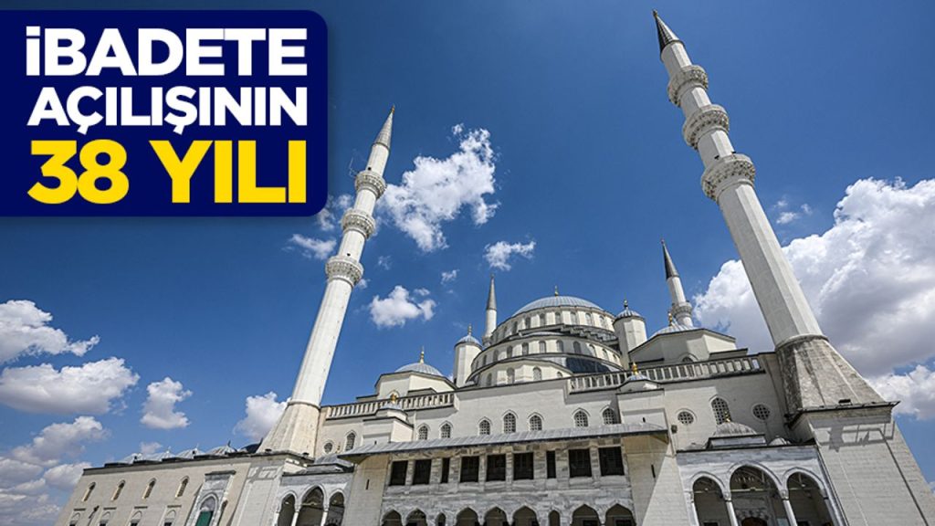 15 Temmuz’da ilk selanın okunduğu Kocatepe Camii, ibadete açılalı 38 yıl oldu