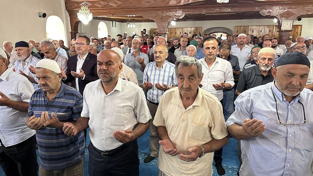 Bozkurt’taki selde vefat edenler dualarla anıldı