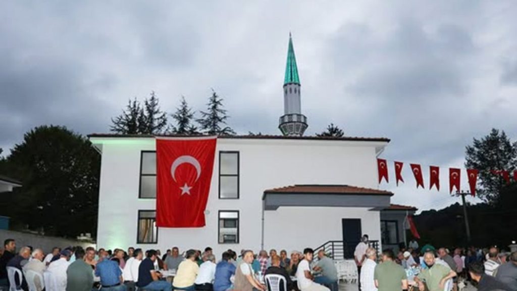Ardıçdibi Köyü Camii dualarla – Diyanet Haber